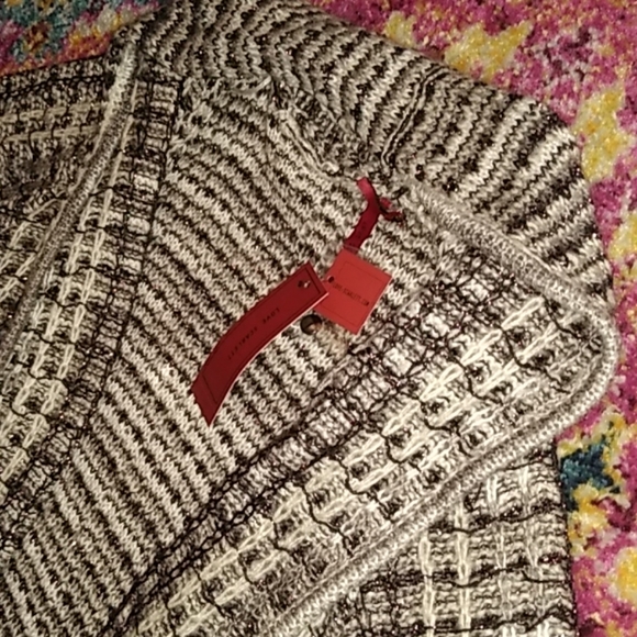 Women Sweater - Picture 3 of 3